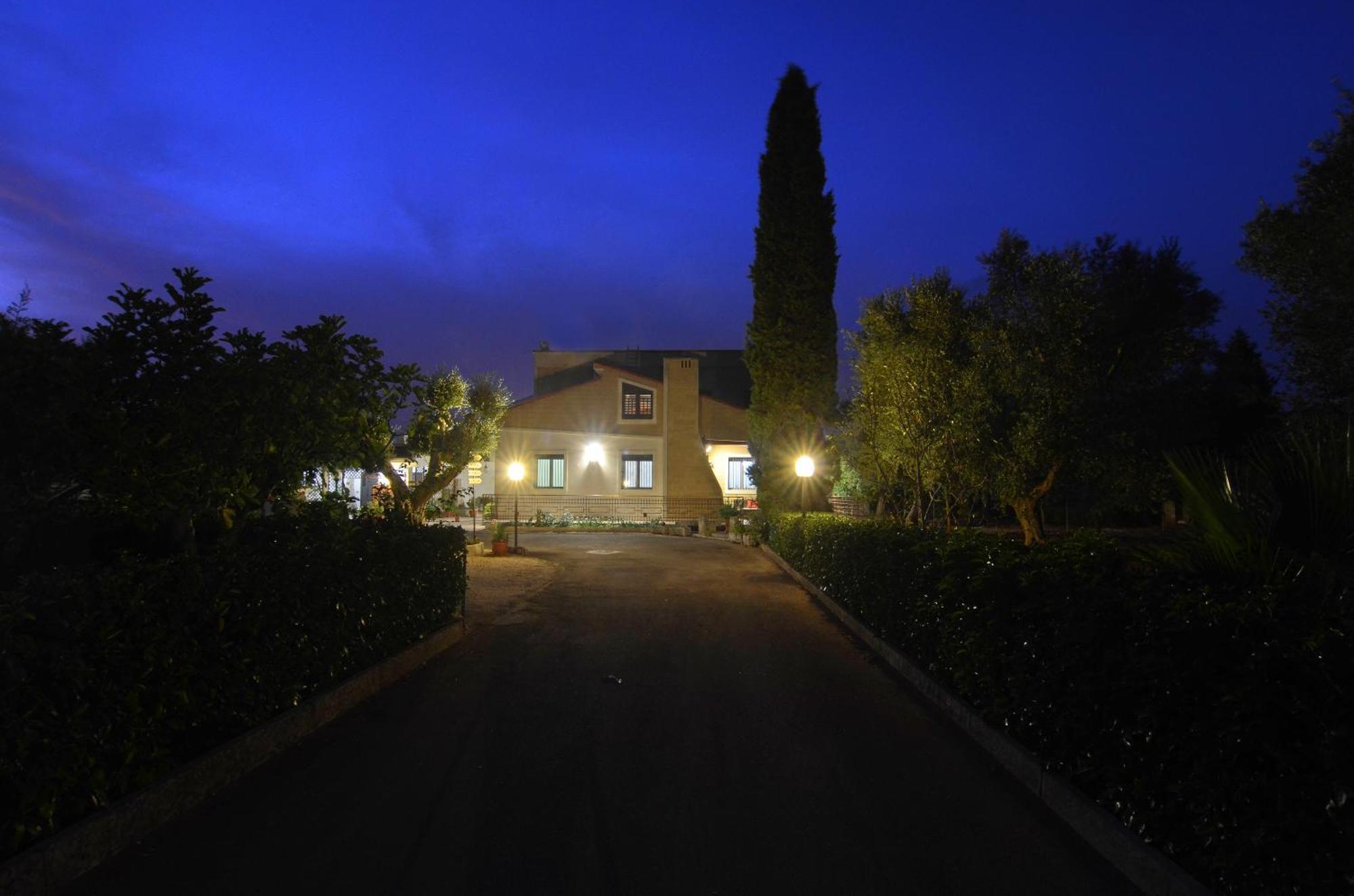 B&B Villa Vittoria マーリエ エクステリア 写真