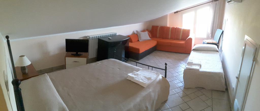 B&B Villa Vittoria マーリエ エクステリア 写真